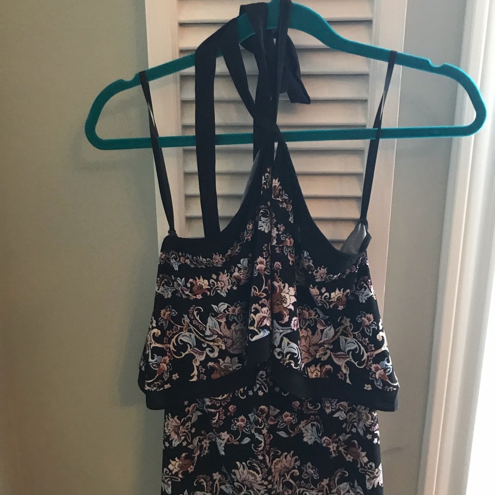 Sleeveless dressier shirt with tie in the back